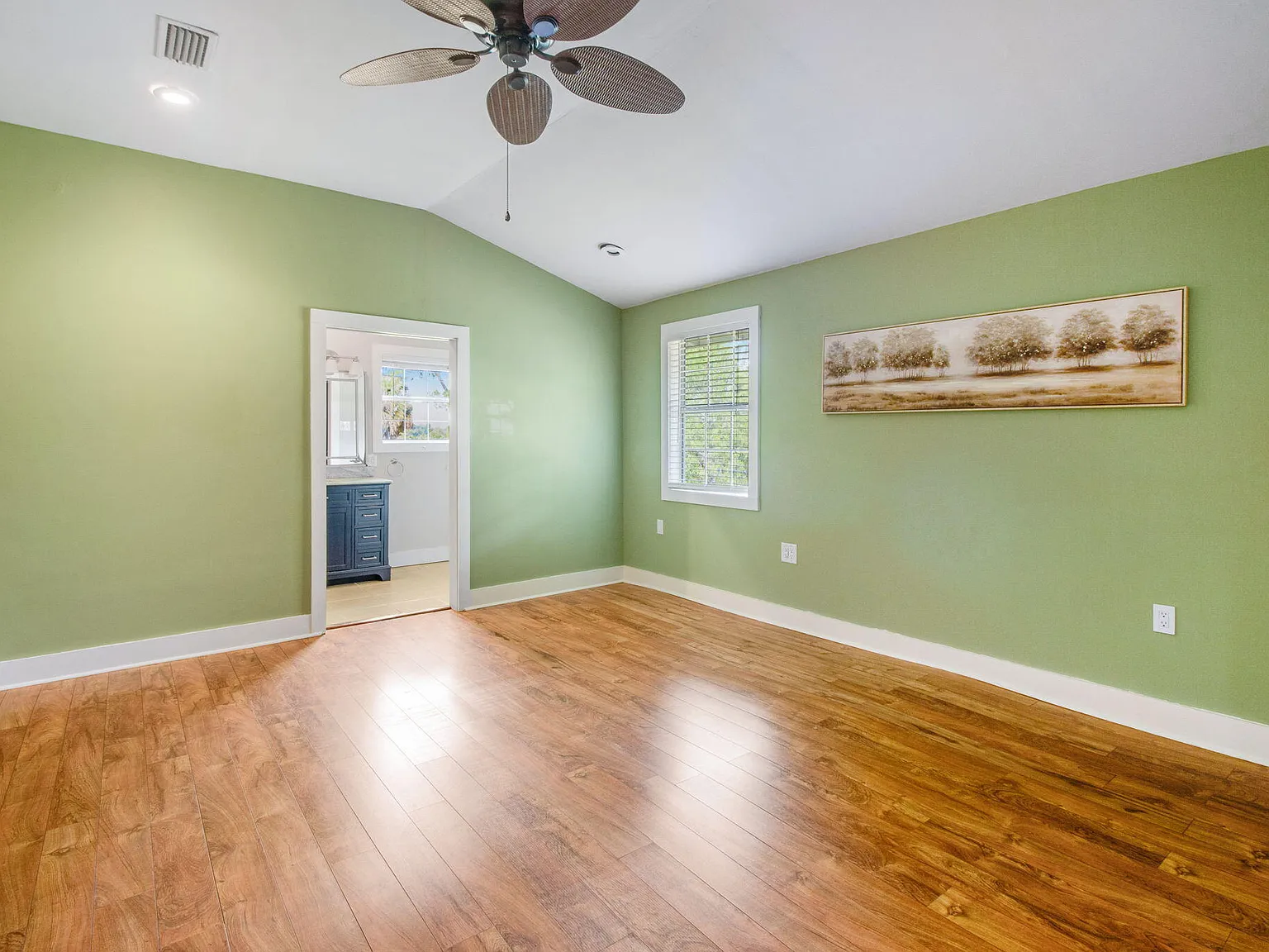 Updated 1918 Cottage on Lake Stanley in DeFuniak Springs