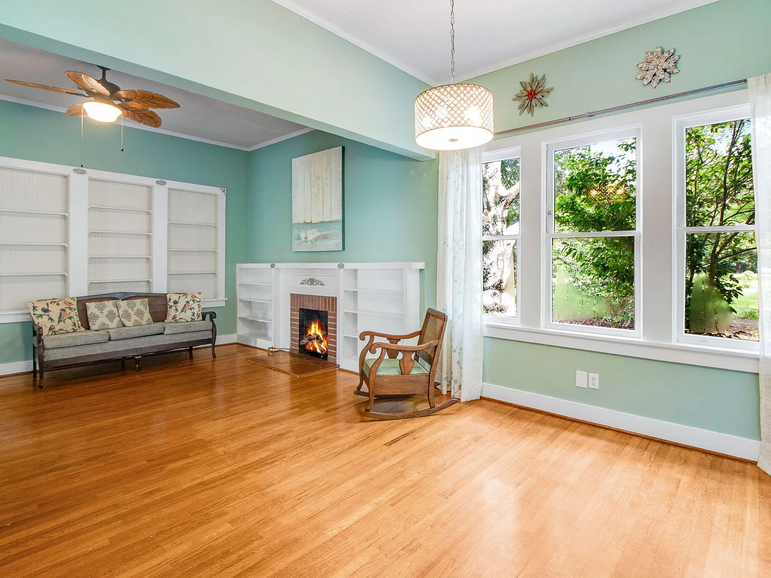 Updated 1918 Cottage on Lake Stanley in DeFuniak Springs