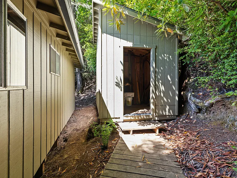 Boat-Access Cabin on a Private Cove of Tenmile Lake
