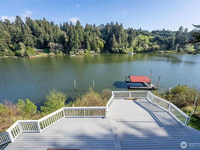 The Tenmile Lake Estate with Its Own Boat Slip and Guest Cabin